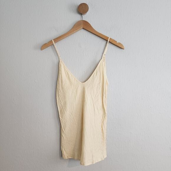 NEW L'agence Lexi Light Gold Tonal Chain Link Silk Camisole Sleeveless Top - Picture 9 of 15